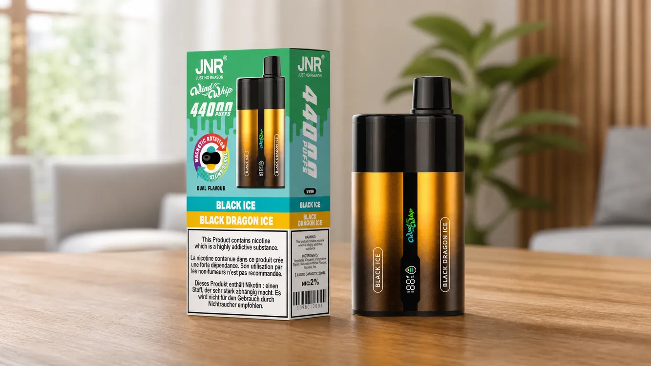 JNR Wind Whip 44K vue trois quarts corps metal avec ecran intelligent et light respirante dynamique